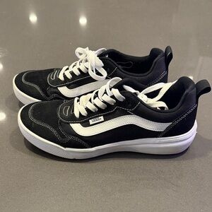 VANS Men’s Classic Black and White Sneakers - 8.5
